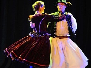 Hungarian folk dances charm Vietnamese audiences - ảnh 1